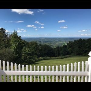 Meet your Posher, Monique